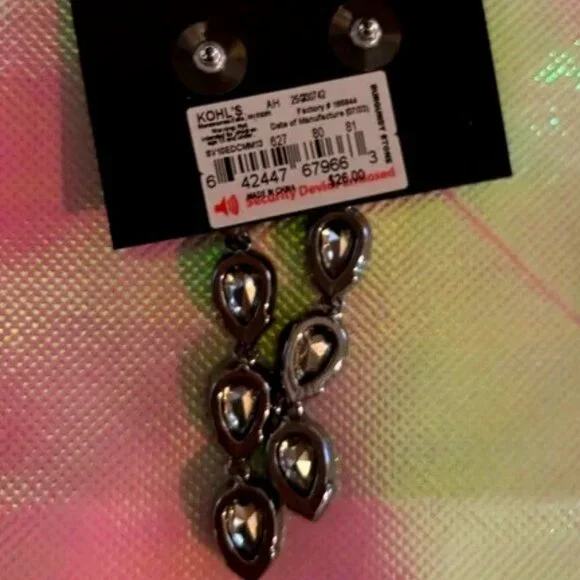 VERA WANG Rocker Chic Gunmetal/Garnet Red Crystal Drop Earrings**NEW! - Picture 5 of 5